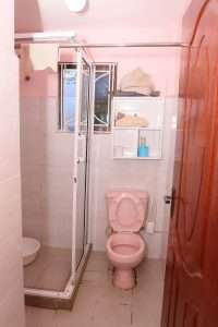 Additional bathroom in the Ruiru villa